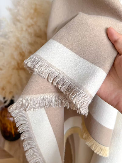 Taisija Reversibel Poncho