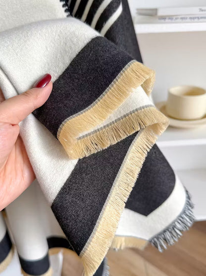 Taisija Reversibel Poncho